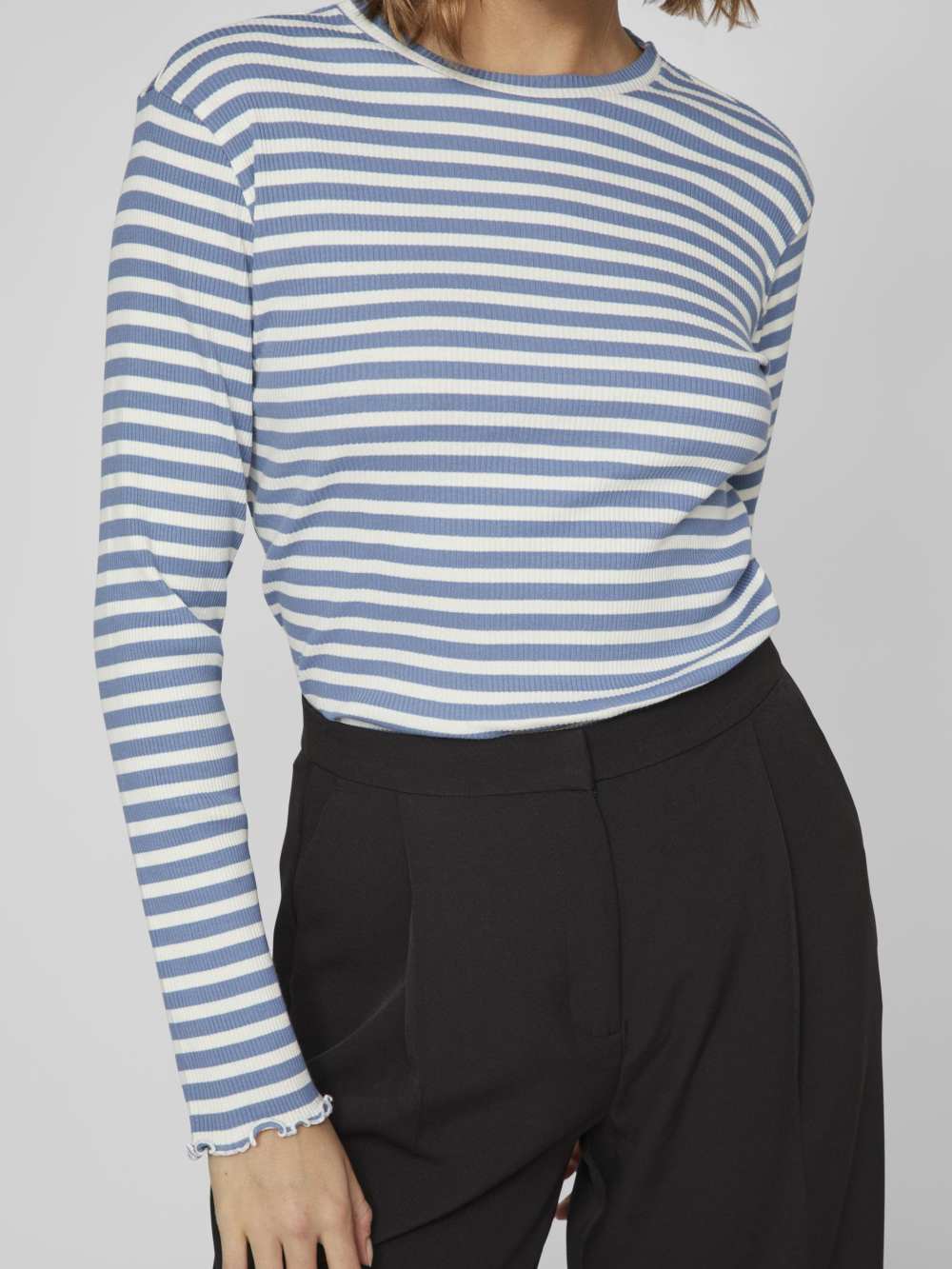 Vila Longsleeve Vithessa