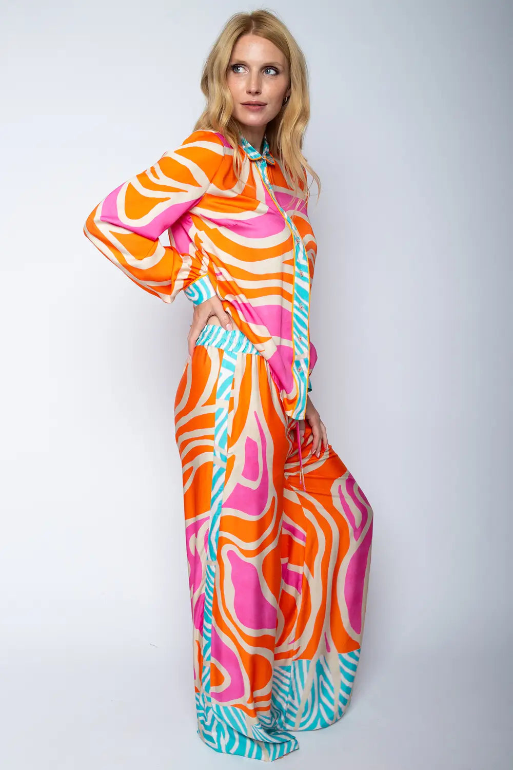 Emily Van Den Bergh Hose Orange Pink Border