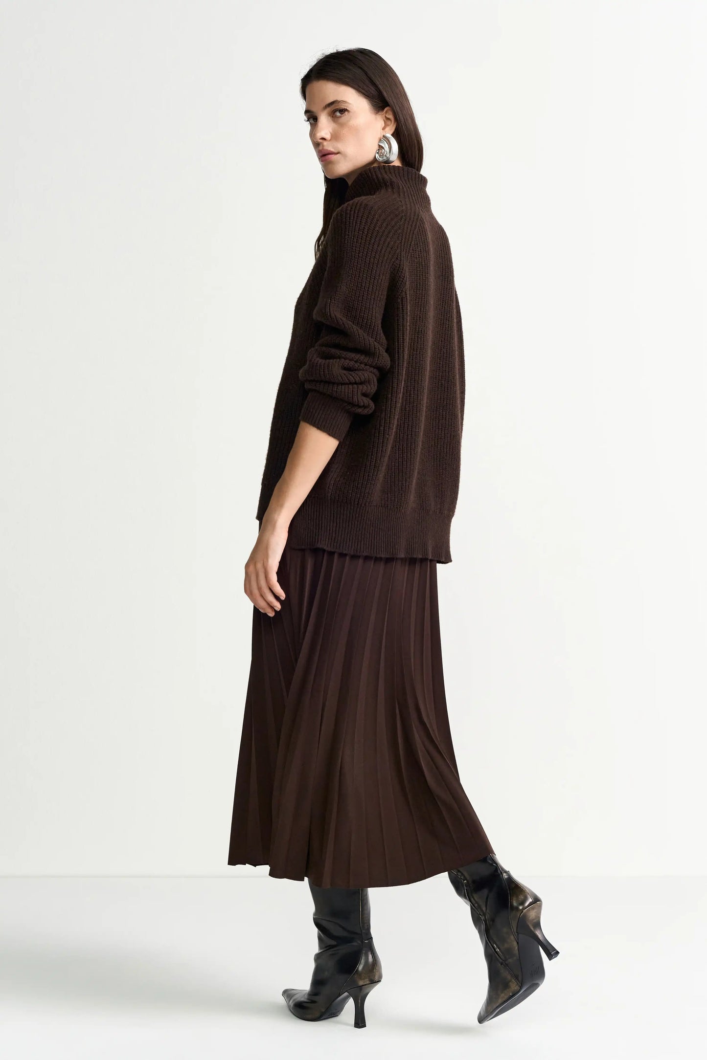 Rich and Royal Plisee Skirt Recycled Dark Chocolate