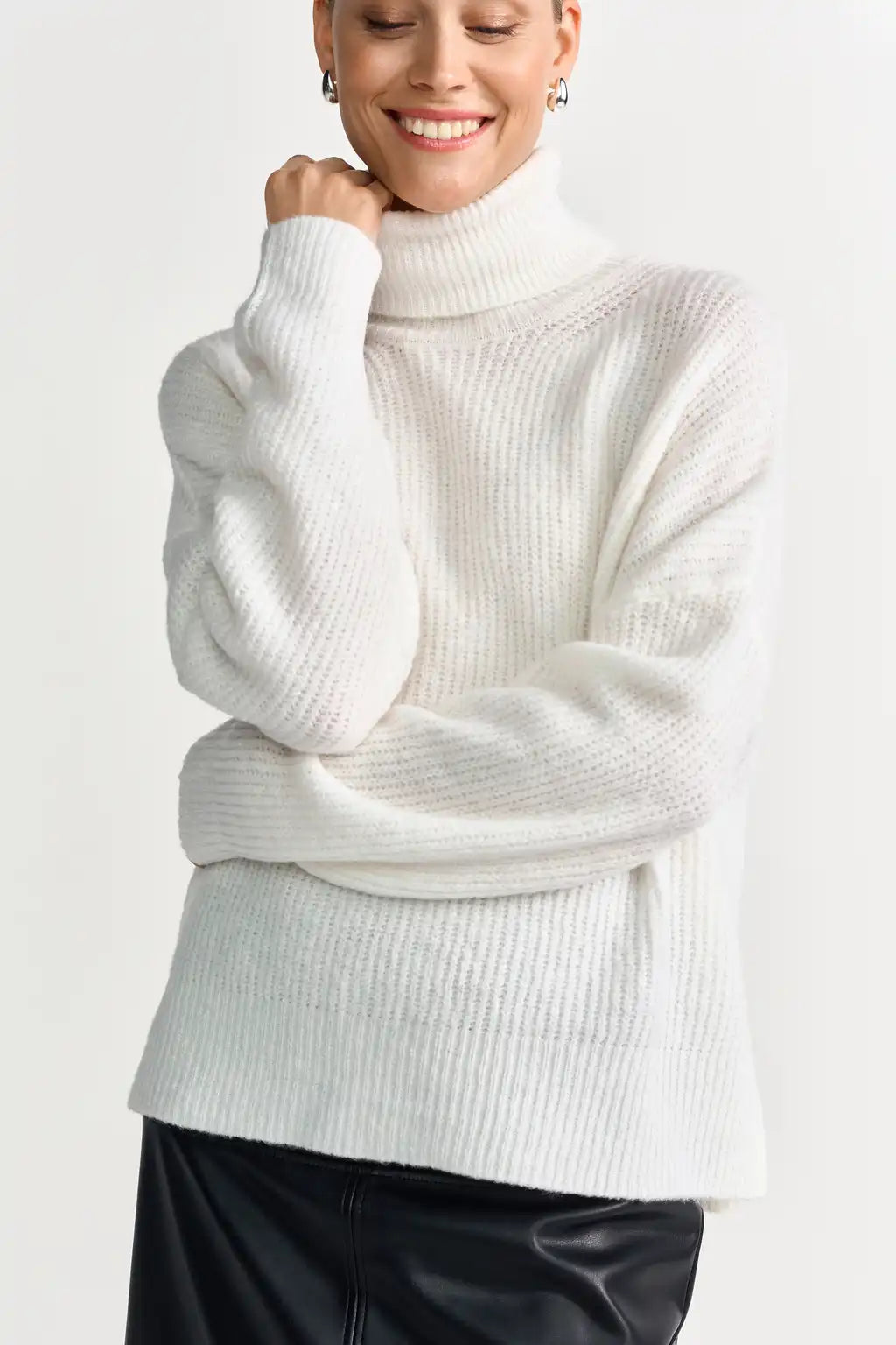 Rich Royal Roll Neck Sweatshirt in der Farbe Pearl White
