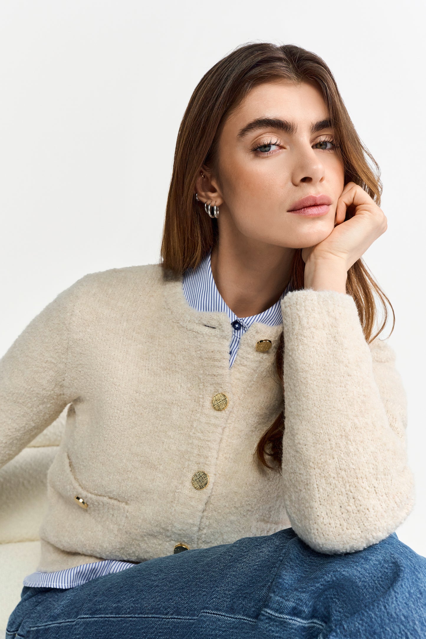 Rich & Royal Crew-Neck Cardigan Boucle in der Farbe Caffee latte
