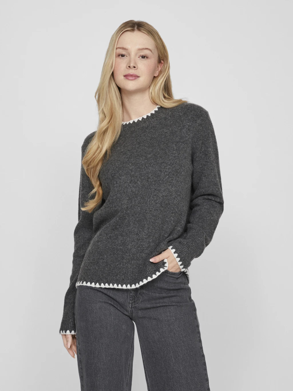 Vila Pullover Vihefna in der Farbe Dark Grey Melange