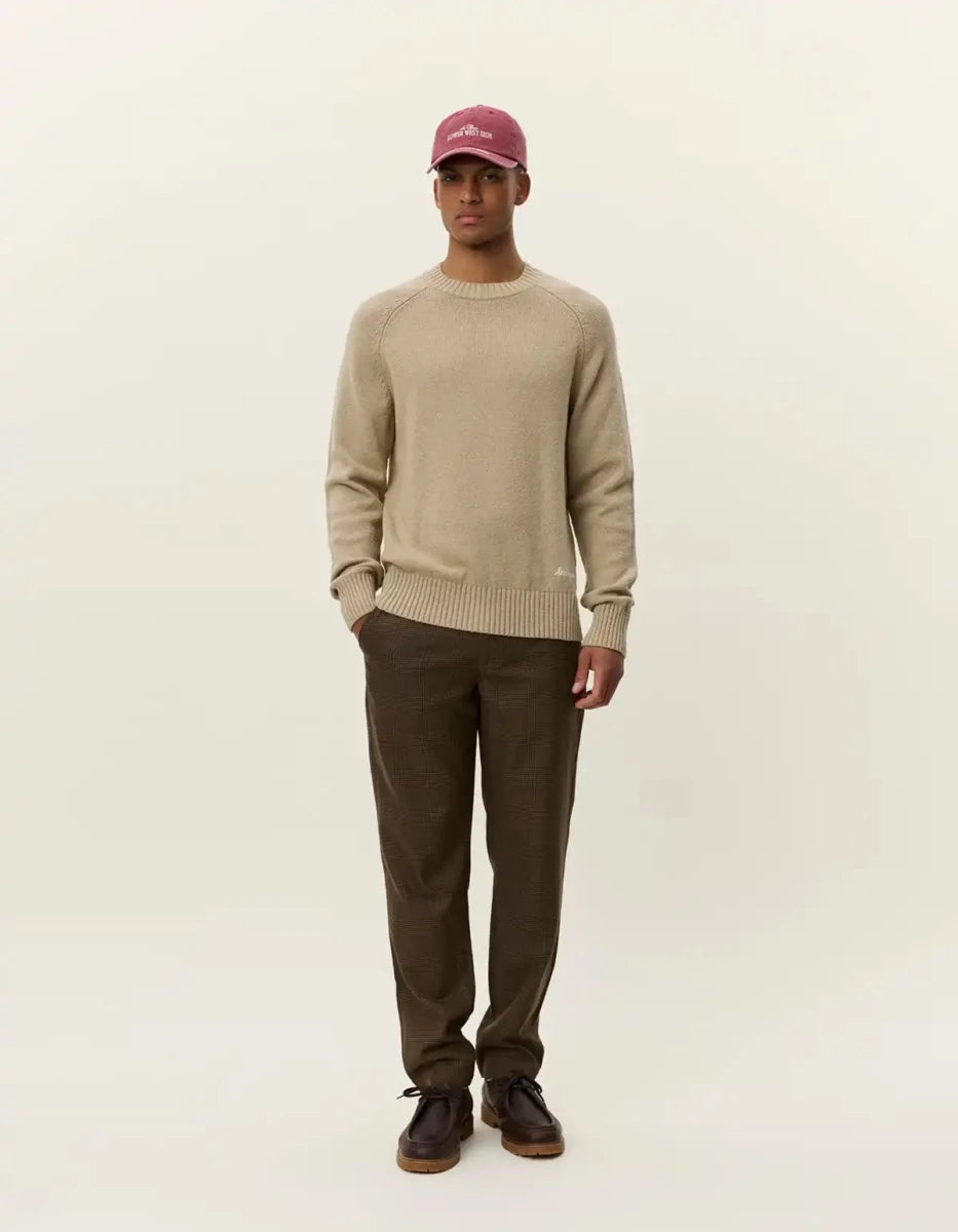 Les Deux Pullover Brad in der Farbe Dark Sand
