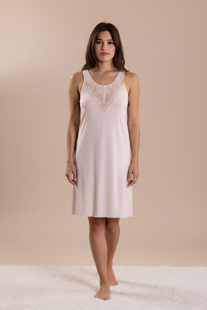 Nina von C. Negligé voile de rose Länge 90 cm