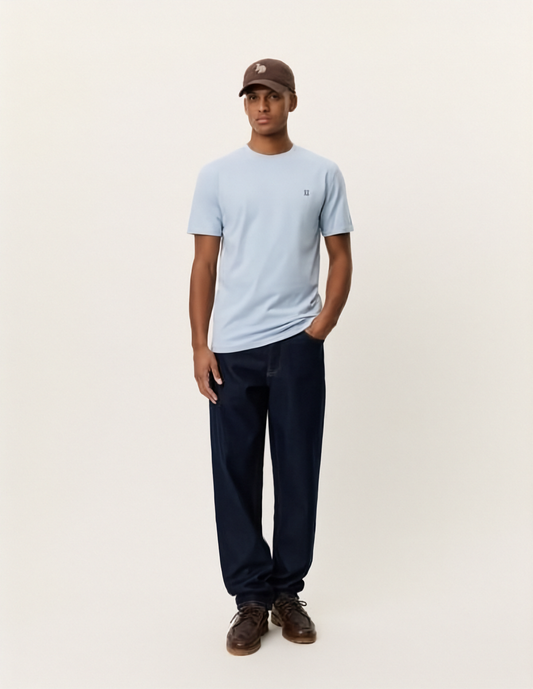 Les Deux Norregaard Contrast T-Shirt in der Farbe BLUE FOG