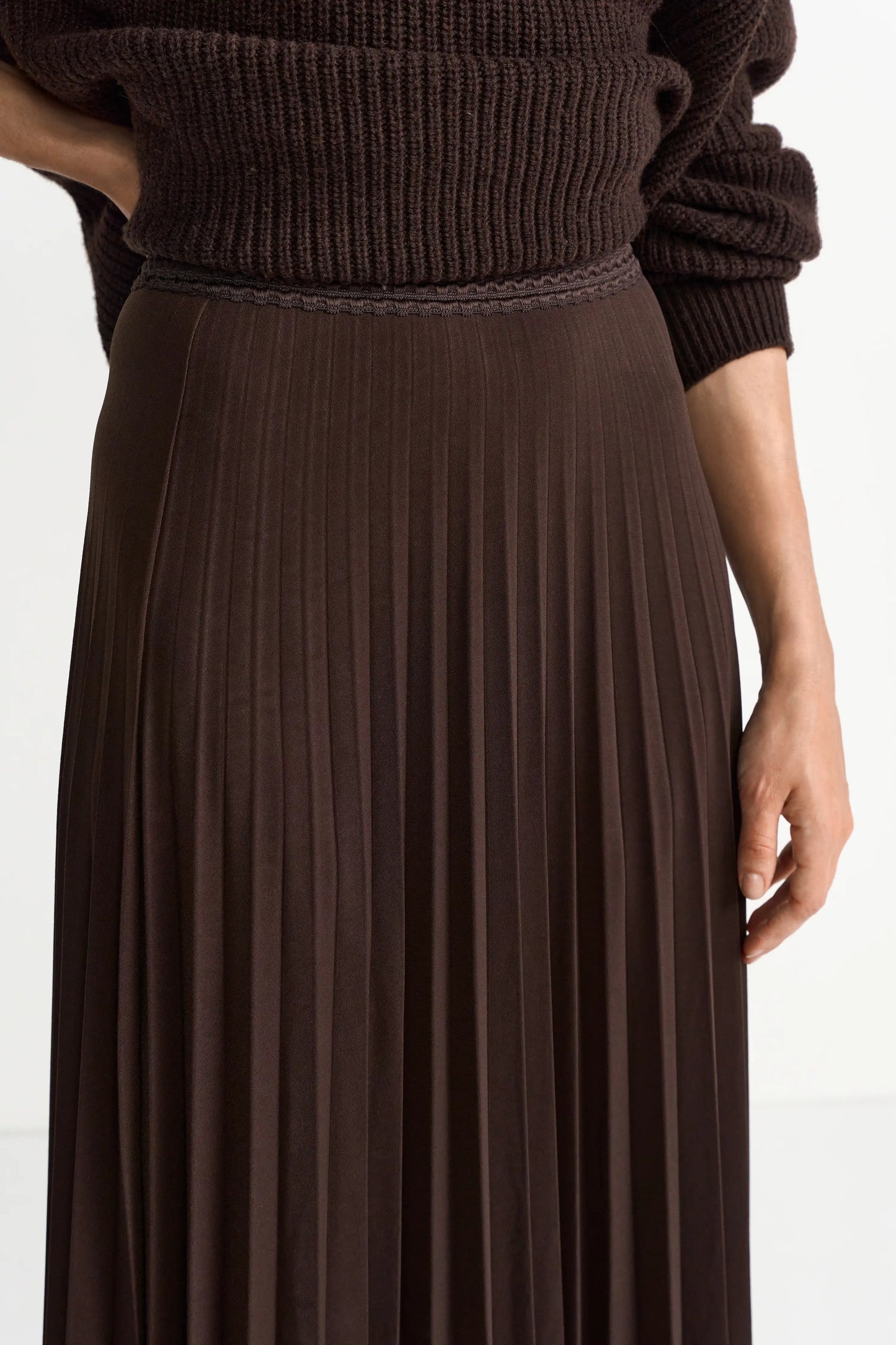 Rich and Royal Plisee Skirt Recycled Dark Chocolate