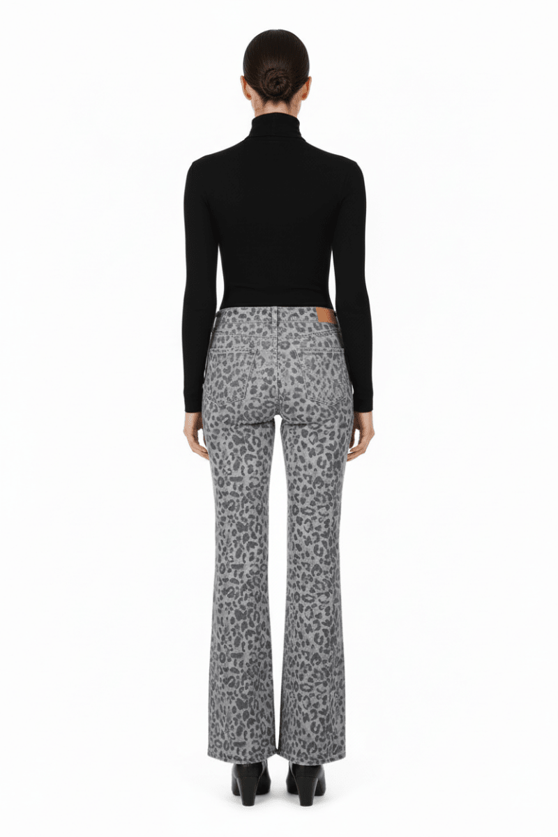 Cartoon Jeans mit Animal Print in der Farbe Grau