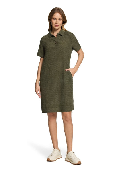 Cartoon Kleid Kurz 1/2 Arm in der Farbe Oliv
