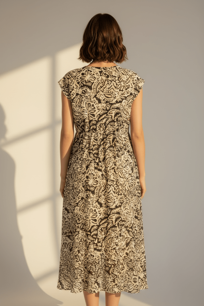 Cartoon Kleid Lang in der Farbe Beige