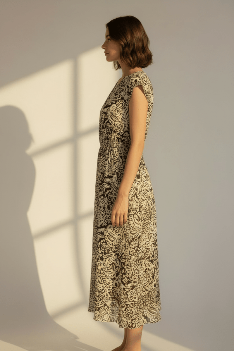 Cartoon Kleid Lang in der Farbe Beige