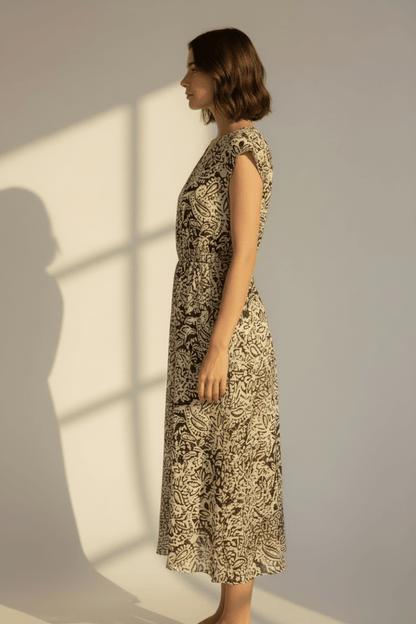 Cartoon Kleid Lang in der Farbe Beige