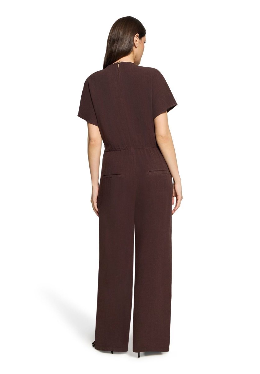 Cartoon Overall in der Farbe Braun