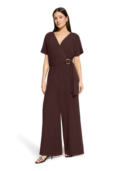 Cartoon Overall in der Farbe Braun