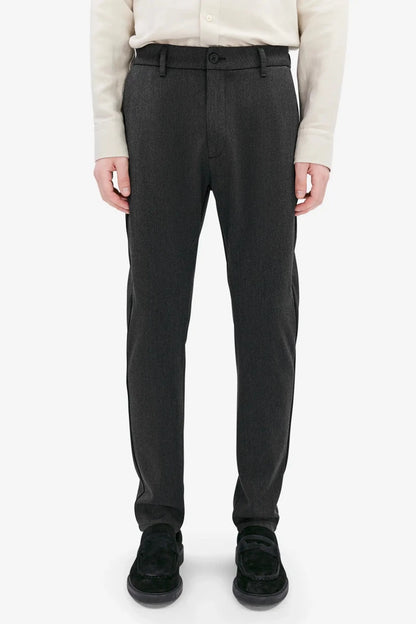 Elvine Hose Crimson in der Farbe Anthrazit