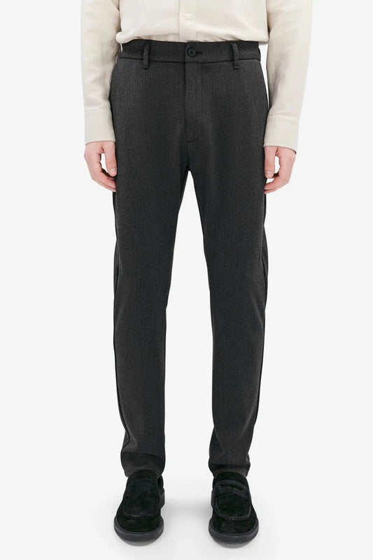 Elvine Hose Crimson in der Farbe Anthrazit