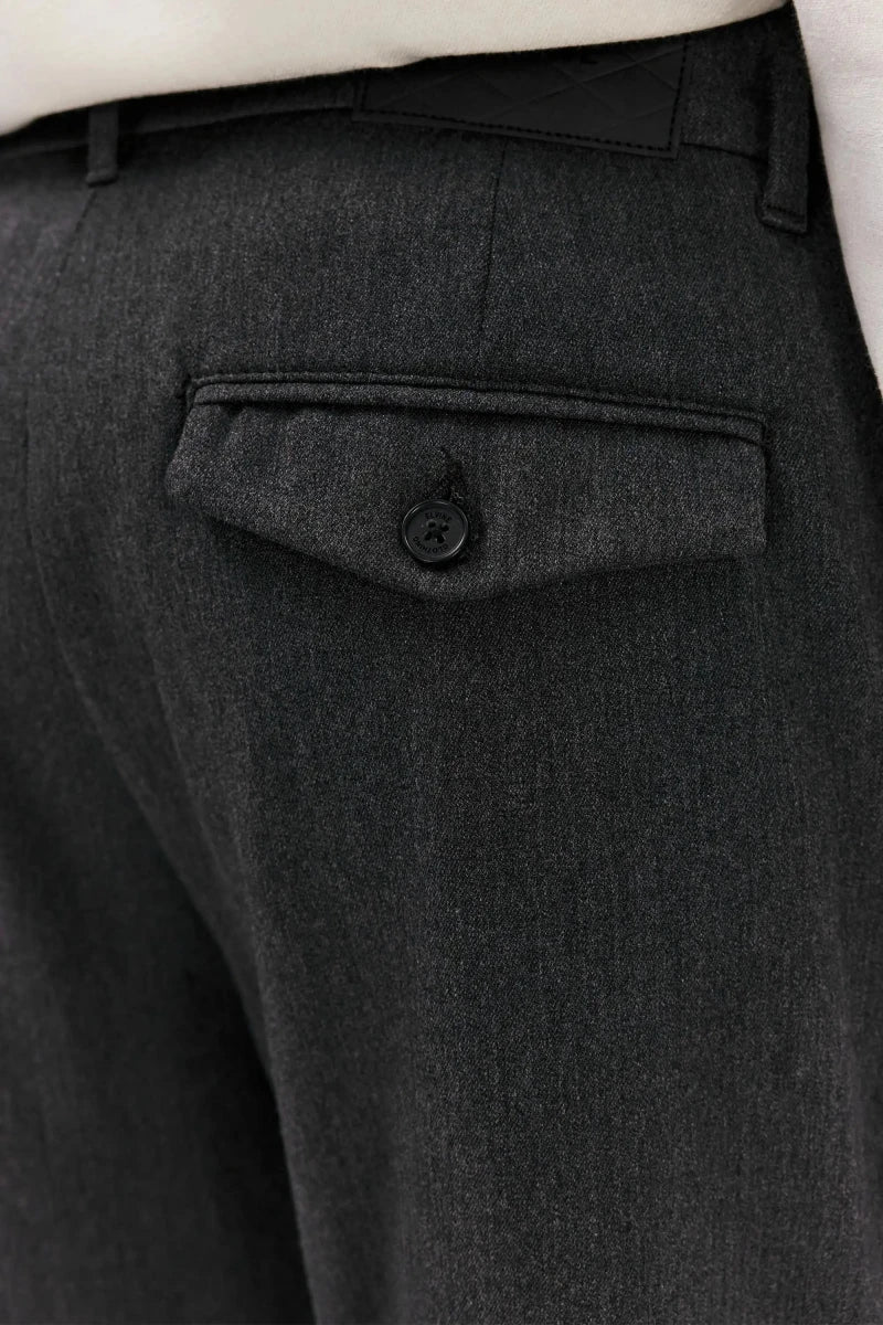 Elvine Hose Crimson in der Farbe Anthrazit