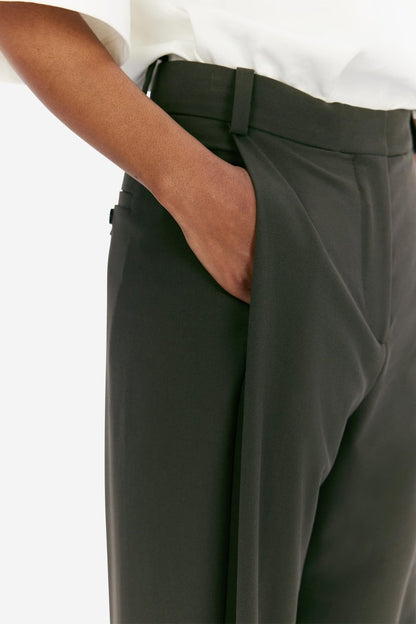 Elvine Hose SANDI LIGHT in der Farbe SHELTER GREEN 4