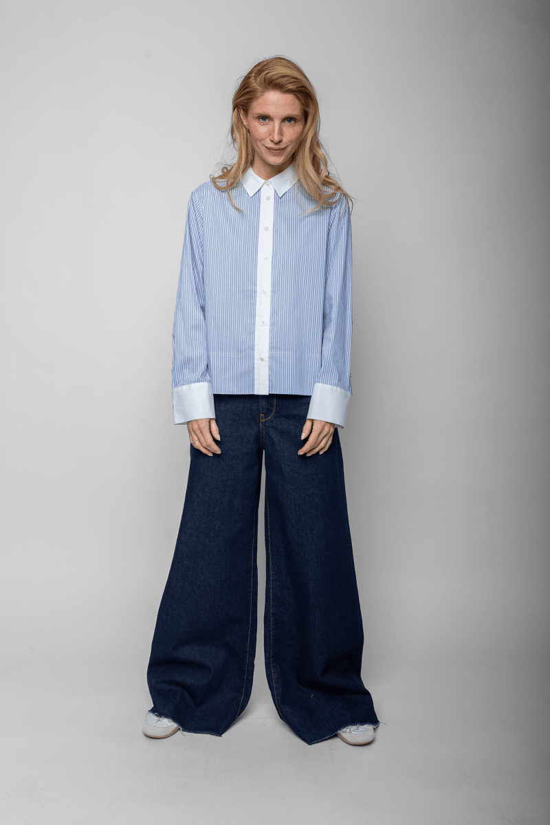 Emily Van Den Bergh Damenbluse in der Farbe Blau-Navy-Weiß