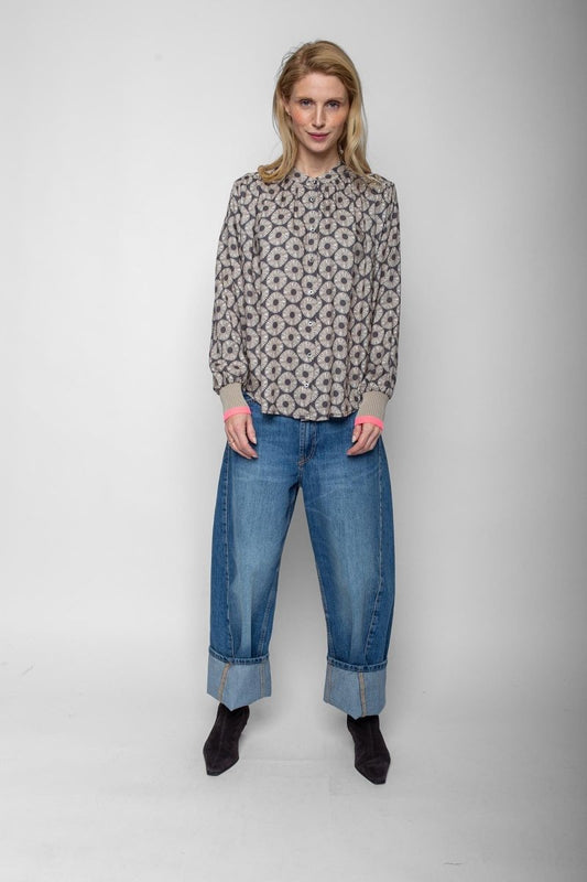 Emily Van Den Bergh Damenbluse in der Farbe Denim-Taupe