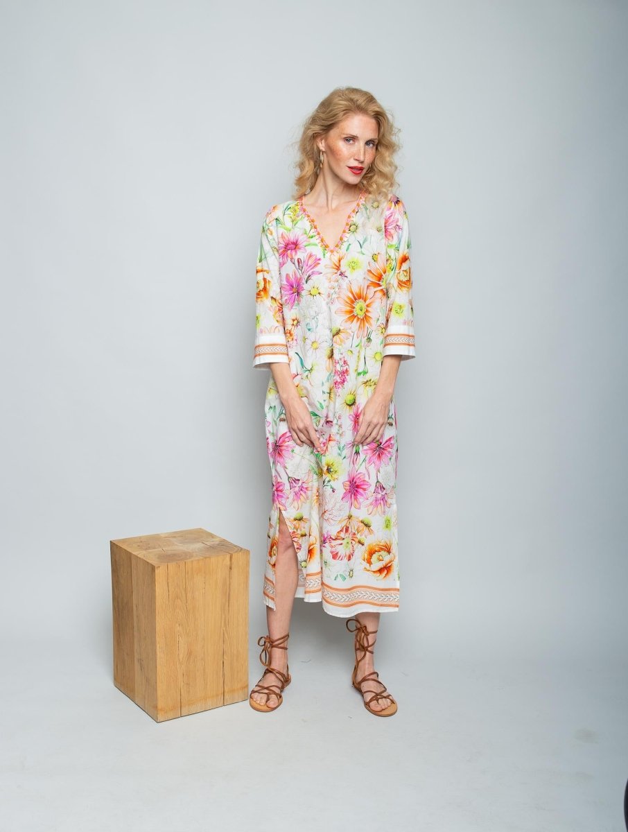 Emily Van Den Bergh Damenkleid in der Farbe white multi flowers