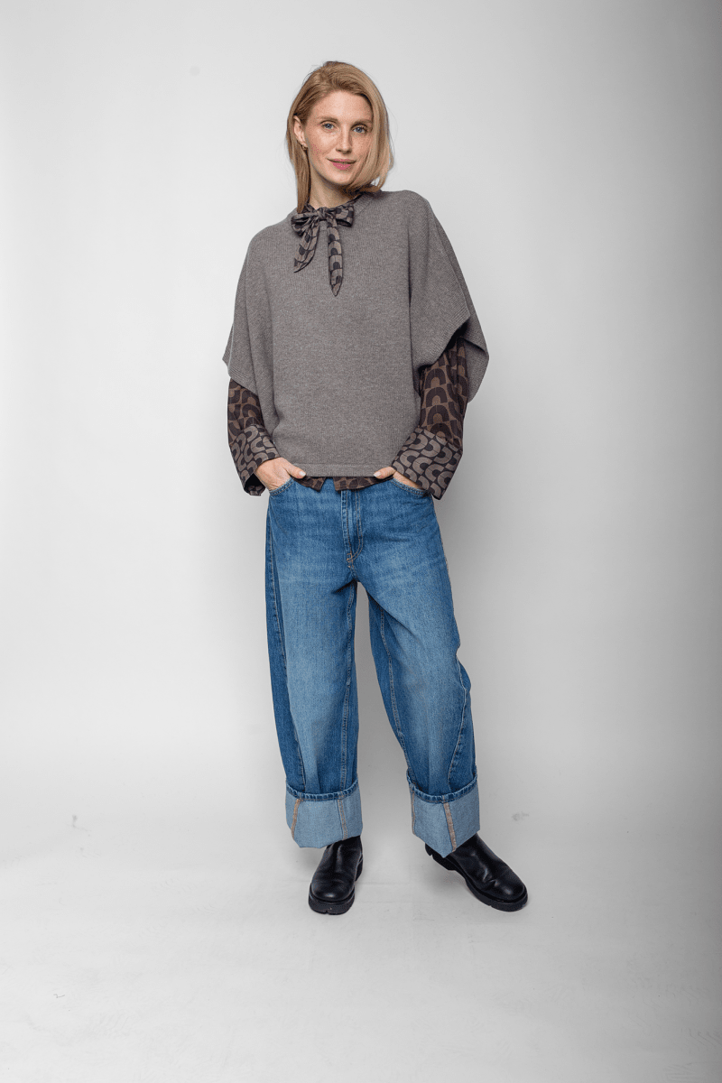 Emily Van Den Bergh Damenstrickpullover in der Farbe Taupe