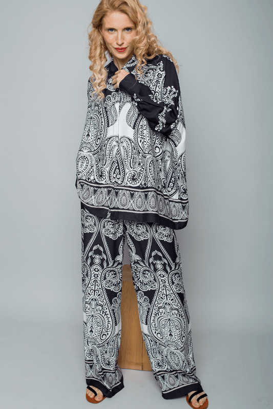 Emily Van Den Bergh Hose in der Farbe black white ornament