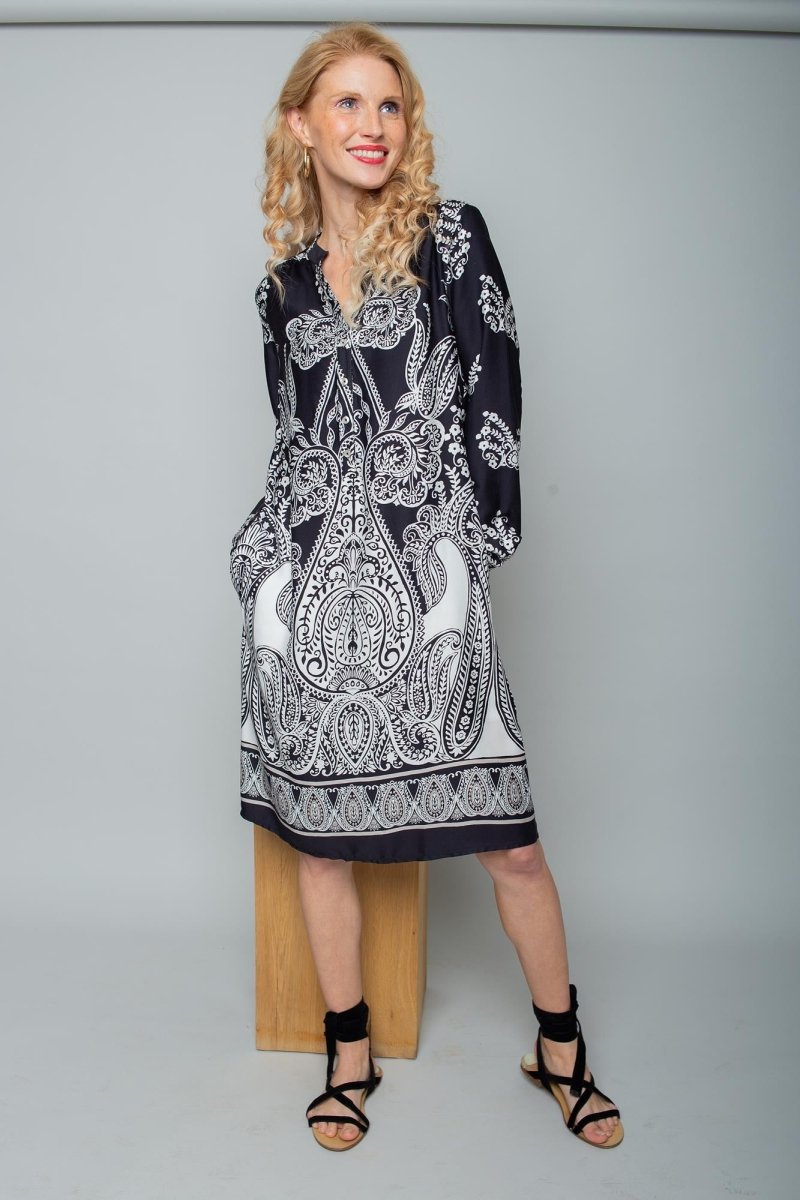 Emily Van Den Bergh Kleid in der Farbe black white ornament