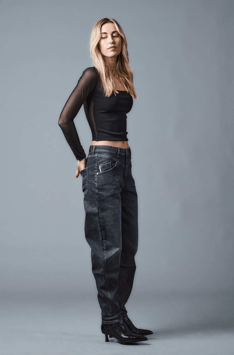 Five Fellas Damenhose Mom-Fit in der Farbe Knight Vibe