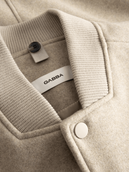 Gabba GABmatheo Plain Bomber Jacket in der Farbe Sand