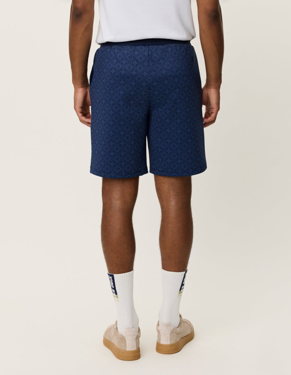Les Deux Ballier AOP Crew Track Shorts in der Farbe Dark Denim Blue