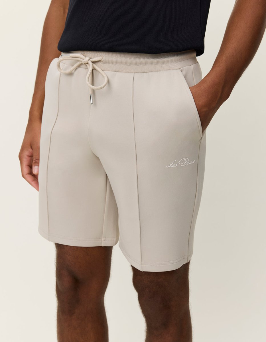 Les Deux Ballier Crew Track Shorts in der Farbe Light Sand