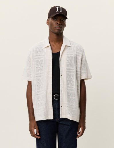 Les Deux Hector Pointelle SS Shirt in der Farbe EGGNOG WHITE