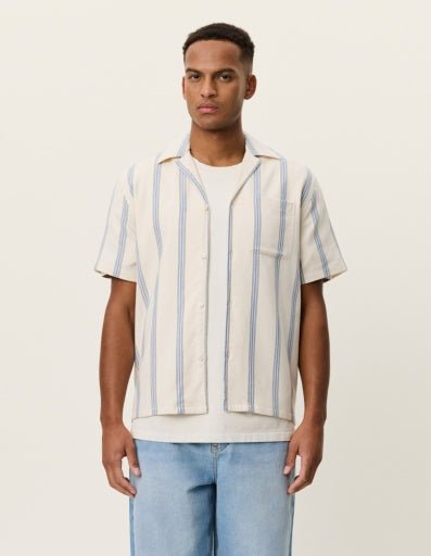 Les Deux Lawson Stripe SS Shirt in der Farbe EGGNOG WHITE