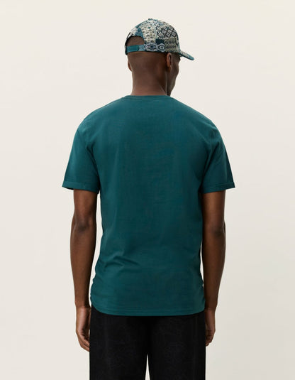 Les Deux Norregaard Contrast T-Shirt in der Farbe Sea Moss Green