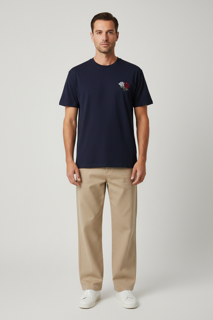 Les Deux T-Shirt Felipe in der Farbe Mitternachtsblau mit Rosendruck