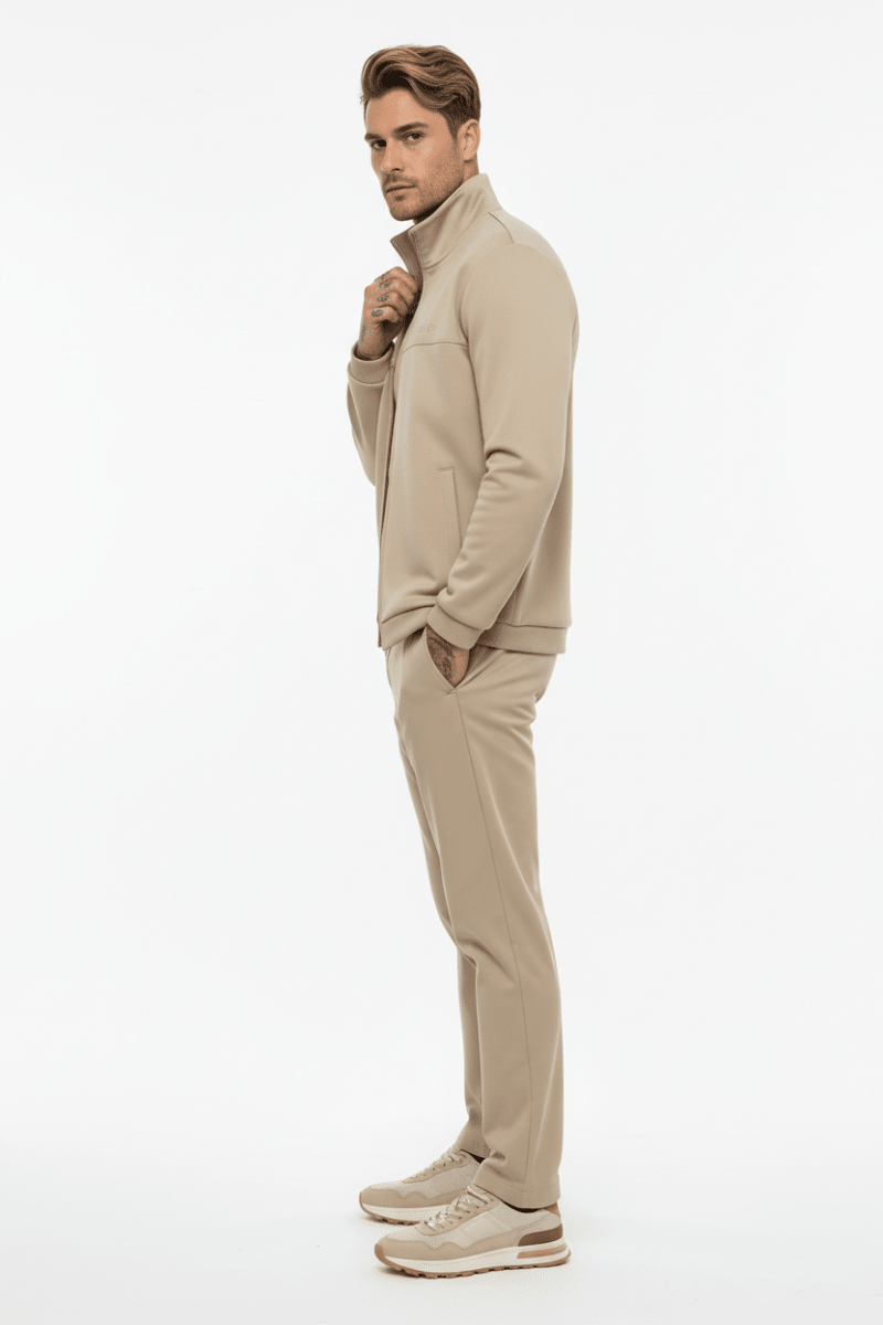 Les Deux Track Jacket aus der Serie Ballier in der Farbe Dark Sand