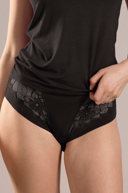 Nina Von C. Taillienslip in der Farbe Schwarz