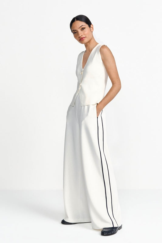 Rich and Royal Hose pearl white