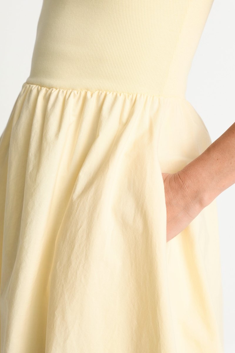Rich & Royal Balloon Dress in der Farbe soft butter