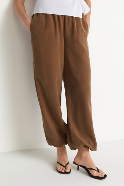 Rich & Royal Bazaar pants in der Farbe coconut bark