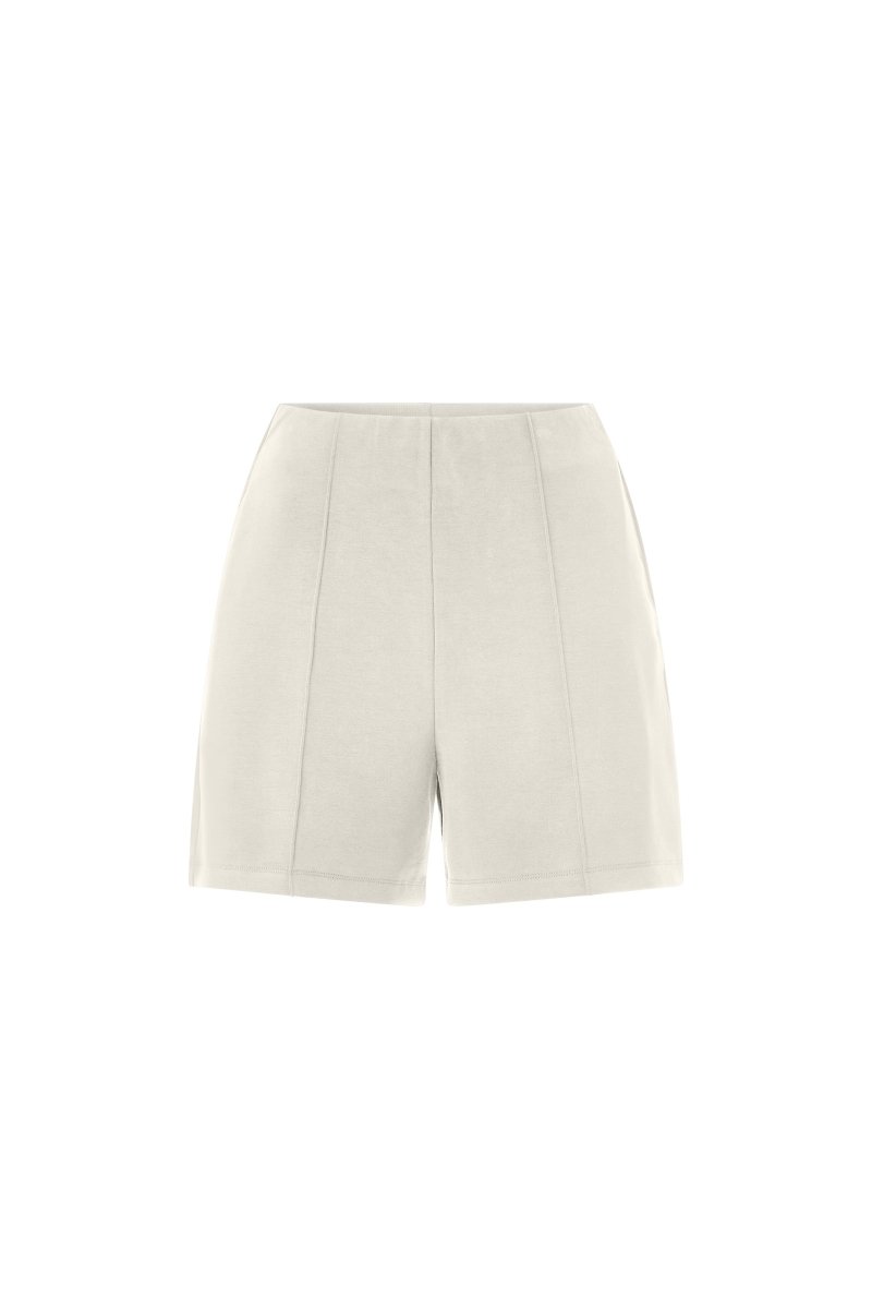 Rich & Royal Damen Scuba Shorts in pearl white