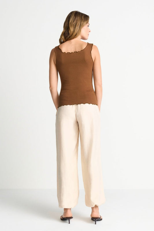 Rich & Royal O Frill Top in der Farbe coconut bark