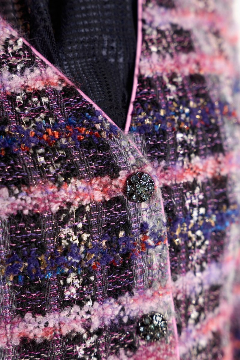 RICHROYAL Cropped Bouclé Jacke mit V-Ausschnitt in Evening Lilac