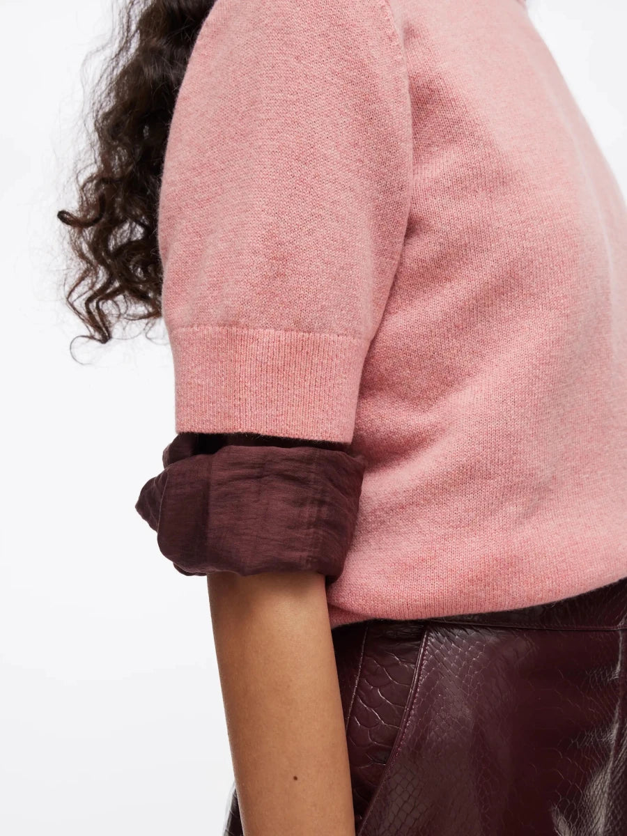 Rouge Edit Kurzarmpullover in der Farbe Peach Blossom