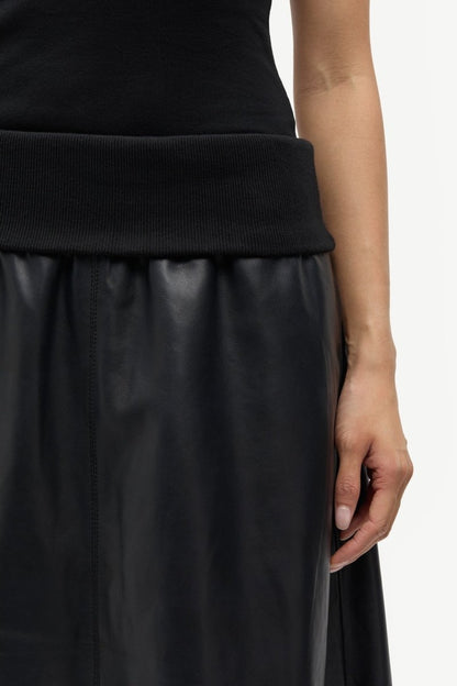 SAMSOE SAMSOE Sathea Leather Skirt 16184 in der Farbe Volcanic Ash