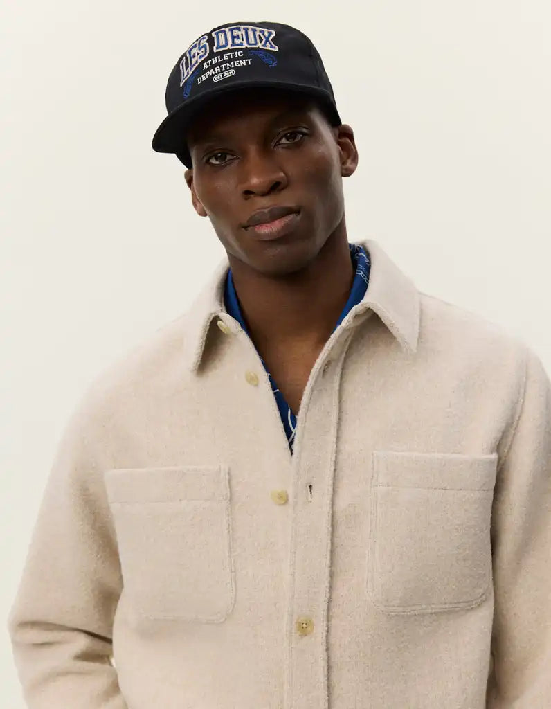 Les Deux Jacke Lennon Bouclè Overshirt in der Farbe Ivory