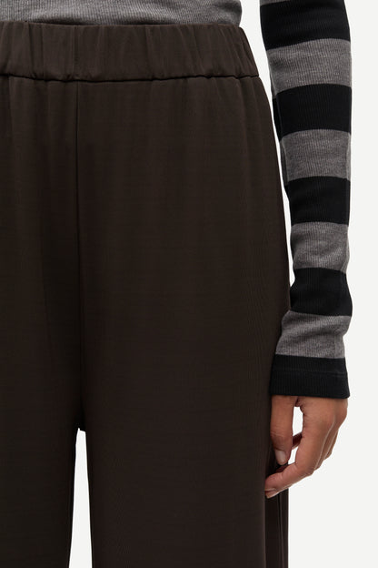 Samsoe Samsoe SAUMI TROUSERS 16113 in der Farbe Mulch