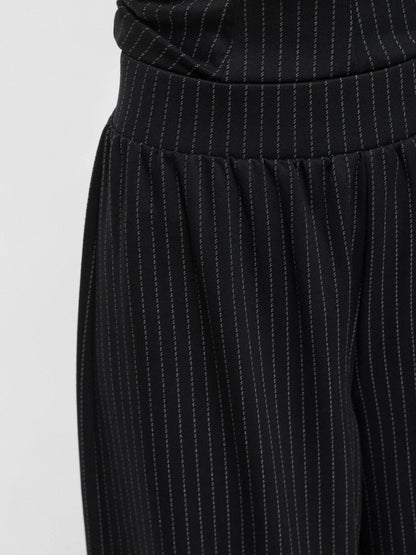 Vila Hose VIMASTRIBA 7/8 HW BARREL PANTS - Black Beauty PINSTRIPE