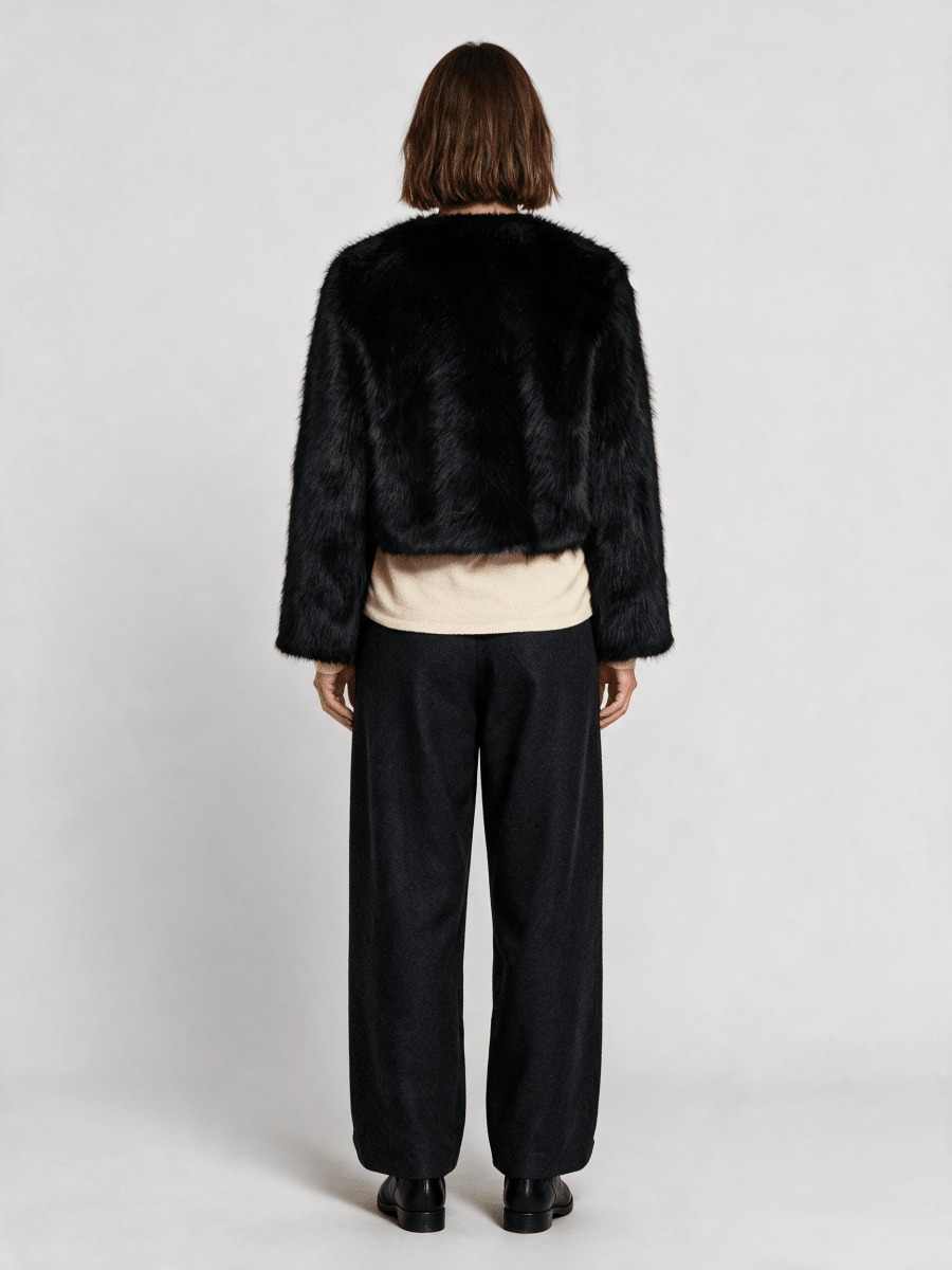 Vila Jacke Vipelly in Black Beauty