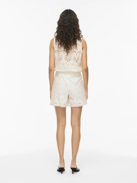 Vila Shorts VIYARA RW BRODERI ANGLAISE SHORTS - Cloud Dancer